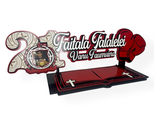 A068 - '21'/boxing gloves